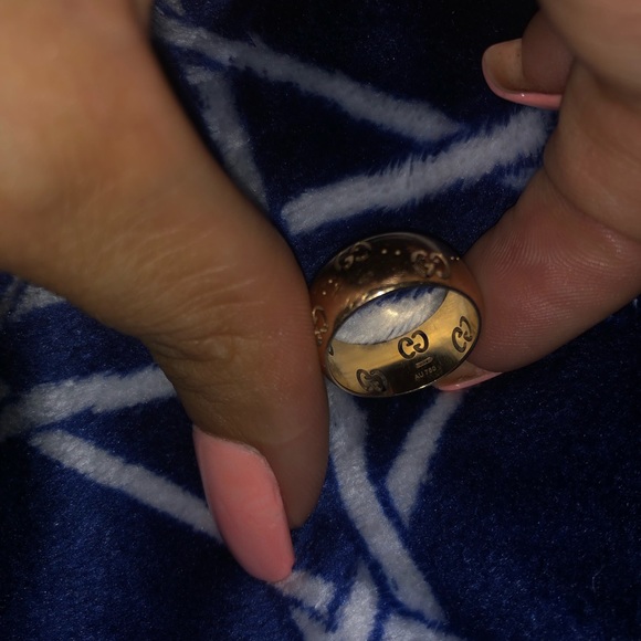 $1990 GUCCI ICON 18K Gold Band Logo Cutout - Picture 4 of 4